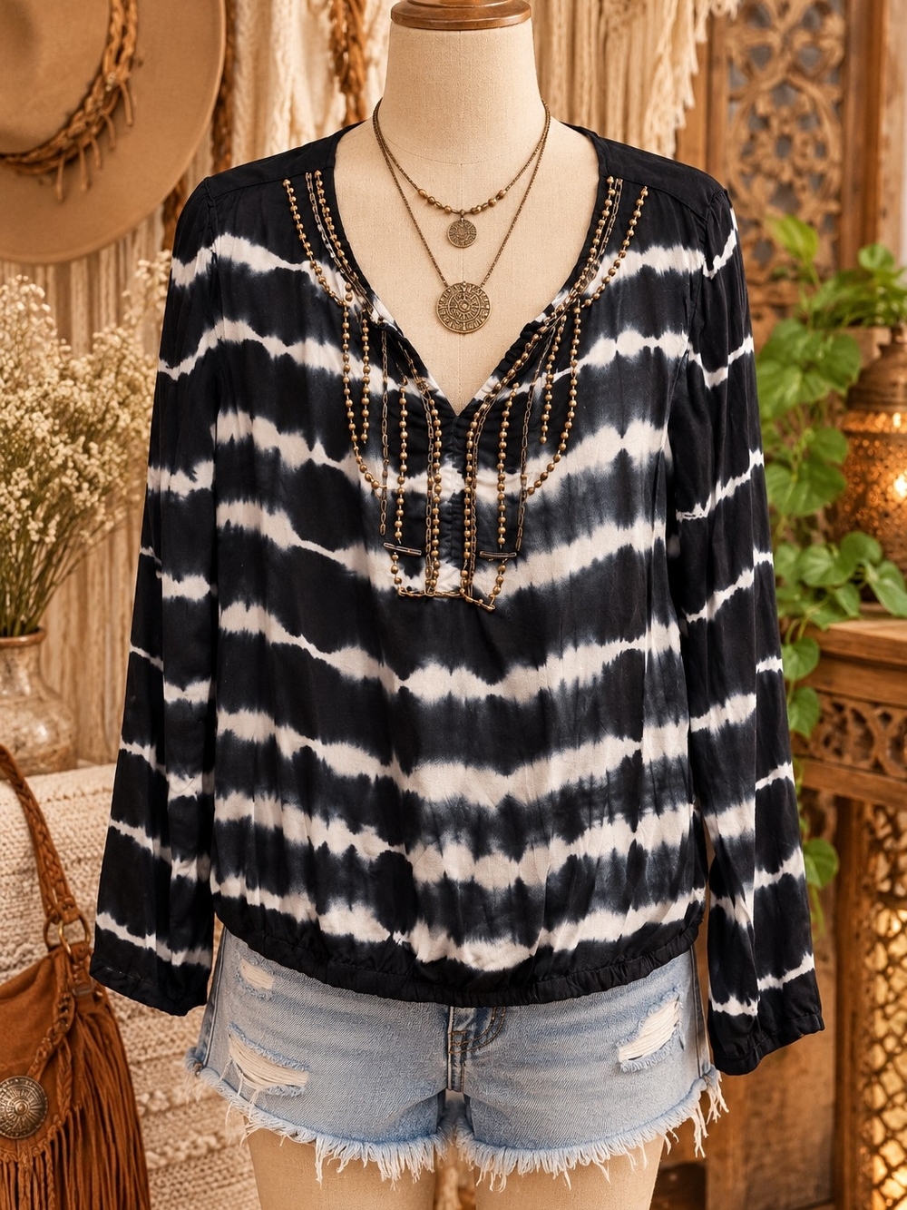 Gloria Vanderbilt Black & White Tie-Dye V-Neck Beaded Blouse